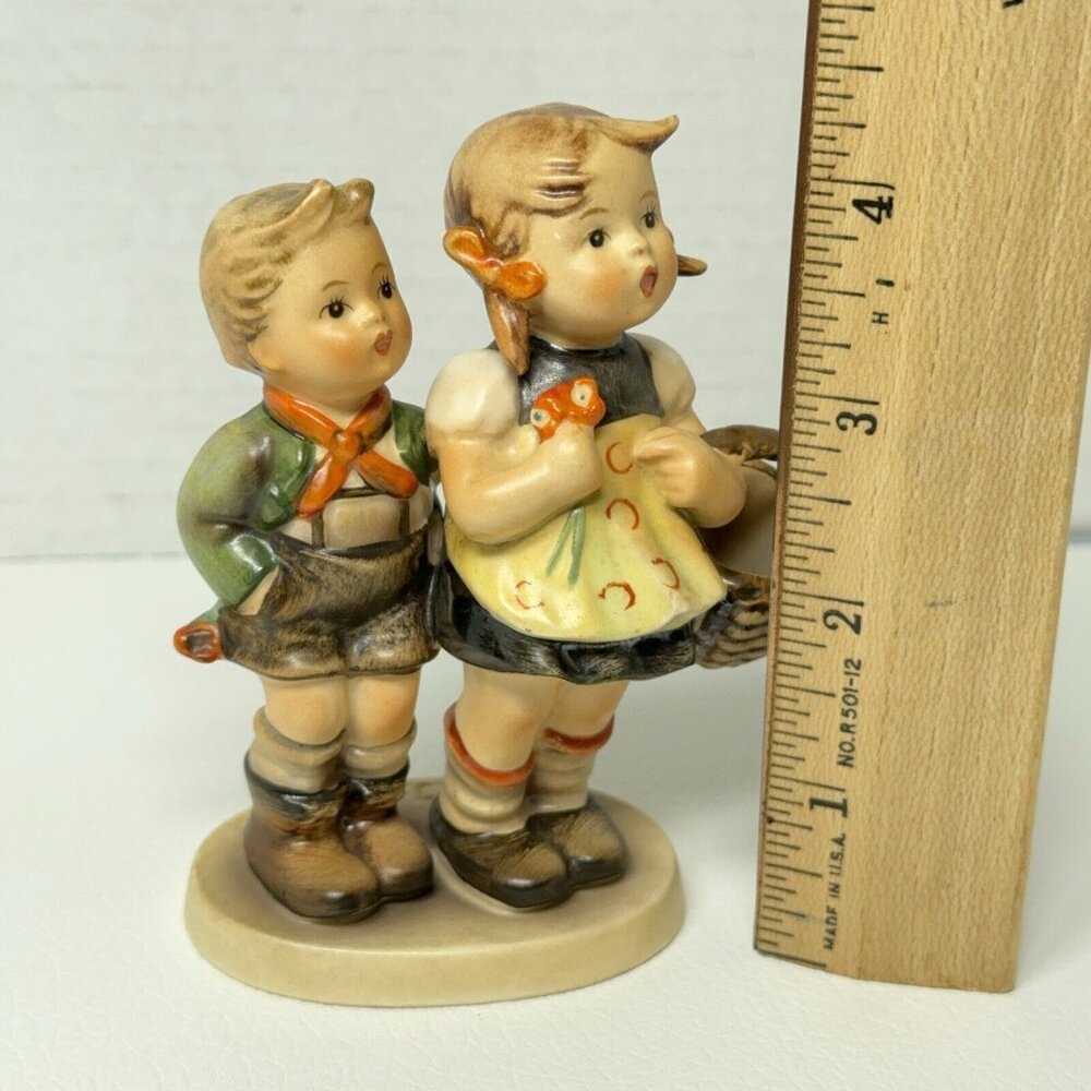 MJ Hummel Figurine To Market Boy Girl Basket Flowers Western Germany 1960 - 1972 - Picture 13 of 15